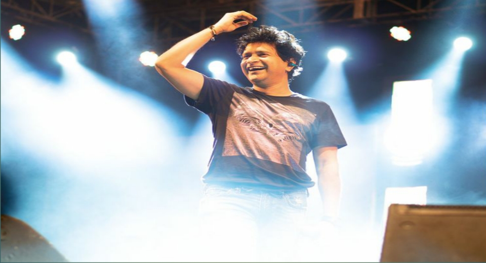 Bollywood singer K K is no more. During live performance in Kolkata he gave up his life.